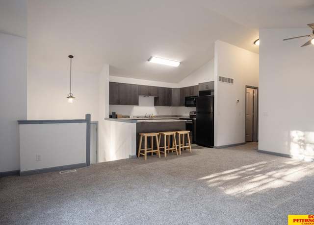 Property at 821 N I St, Fremont, NE 68025, 4 beds, 2 baths