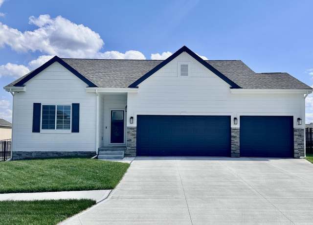 Property at 8611 S 178 St, Omaha, NE 68136, 3 beds, 2.5 baths