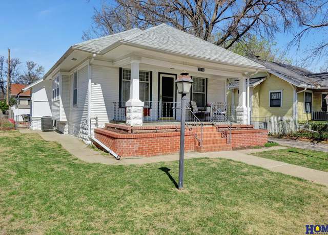 Property at 2756 F St, Lincoln, NE 68510, 2 beds, 2 baths