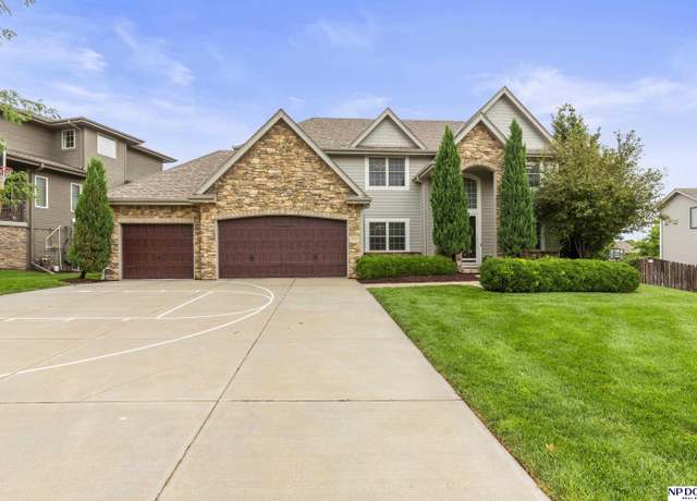 Property at 20182 Hansen Ave, Omaha, NE 68130, 4 beds, 3.5 baths