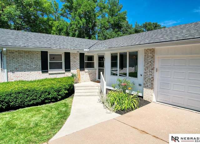 Property at 506 Rockhurst Dr, Lincoln, NE 68510, 3 beds, 4.5 baths