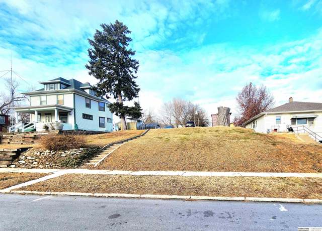 Property at 3308 Seward St, Omaha, NE 68111