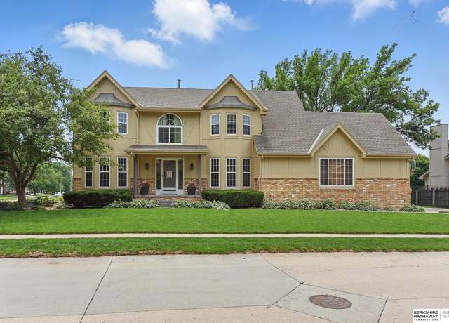 Property at 2468 N 148th St, Omaha, NE 68116, 4 beds, 3.5 baths