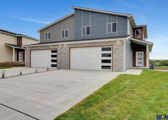 Property at 10862 Legends Ln, Lincoln, NE 68527, 4 beds, 3.5 baths