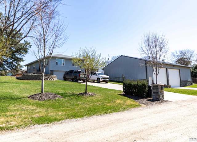 Property at 8129 Fort St, Omaha, NE 68134, 4 beds, 2.5 baths