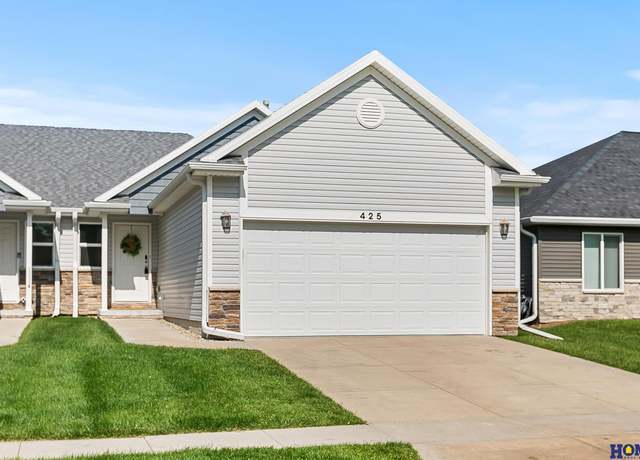Property at 425 S 3rd St, Seward, NE 68434, 3 beds, 3 baths