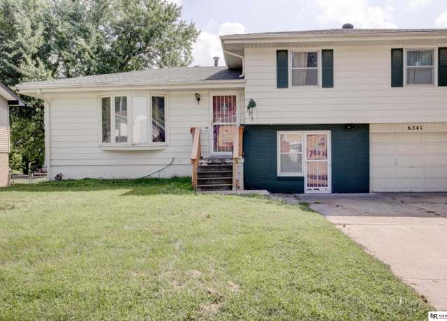 Property at 6341 Read St, Omaha, NE 68152, 3 beds, 2.5 baths