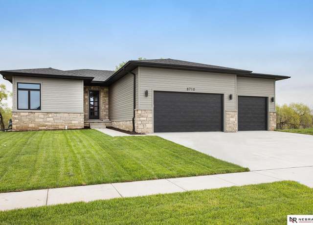 Property at 8710 Dragonfly Ln, Lincoln, NE 68526, 5 beds, 3 baths