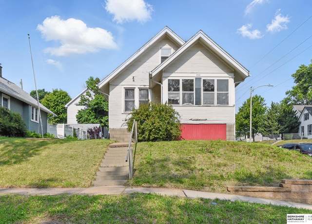 Property at 1822 N 38th St, Omaha, NE 68111, 3 beds, 2 baths