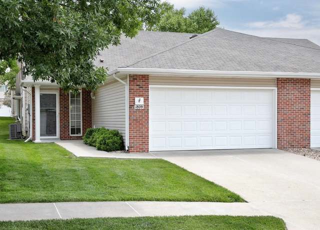 Property at 1809 N 176th Ct, Omaha, NE 68118, 2 beds, 2 baths