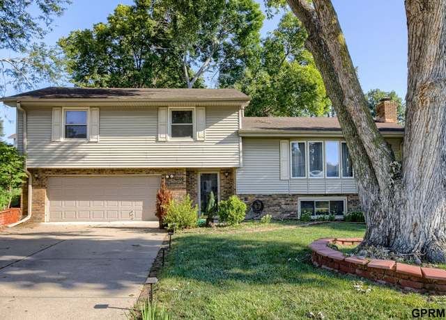 Property at 13116 Southdale Cir, Omaha, NE 68137, 3 beds, 2.5 baths