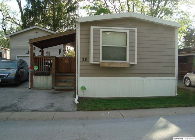 Property at 4208 N 127th Plz #38, Omaha, NE 68164, 2 beds, 2 baths