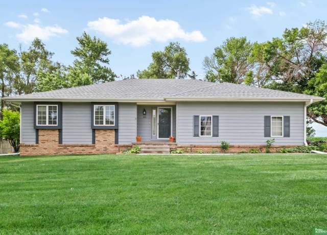 Property at 411 Hillside Ave, Yutan, NE 68073, 3 beds, 3 baths