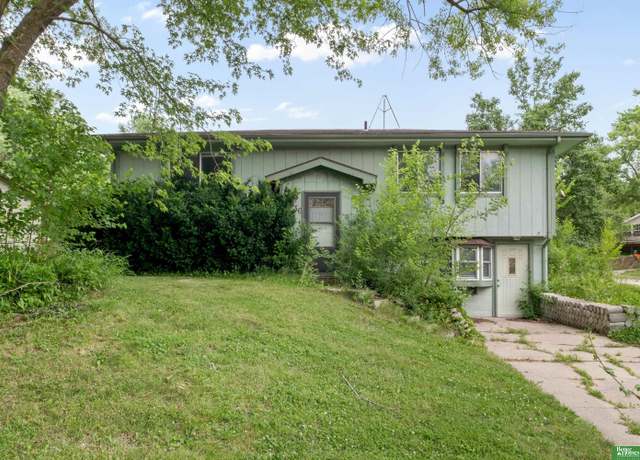 Property at 36 Redwood Ln, Yutan, NE 68073, 3 beds, 2 baths