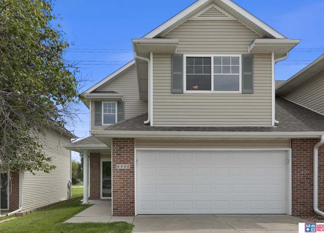 Property at 6800 S 90th St, Lincoln, NE 68526, 3 beds, 2.5 baths