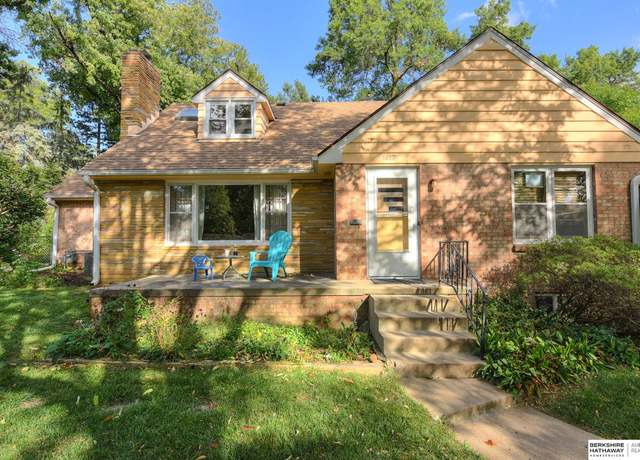 Property at 1617 N 60th St, Omaha, NE 68104, 2 beds, 2 baths