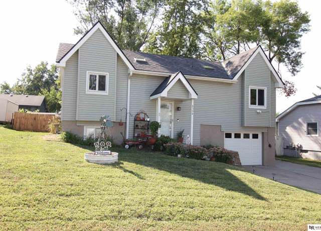 Property at 8506 S 142nd Ave, Omaha, NE 68138, 3 beds, 2 baths