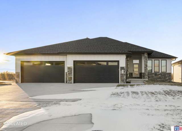 Property at 10231 S 73rd St, Lincoln, NE 68516, 5 beds, 3 baths