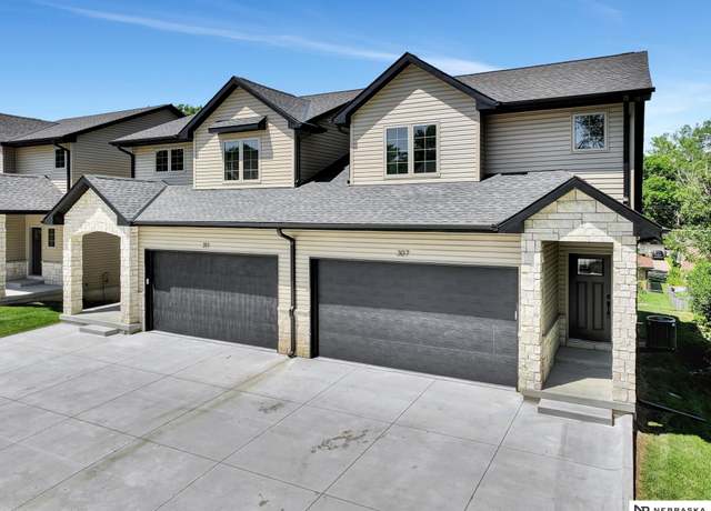 Property at 307 S 55th St, Lincoln, NE 68510, 4 beds, 4.5 baths