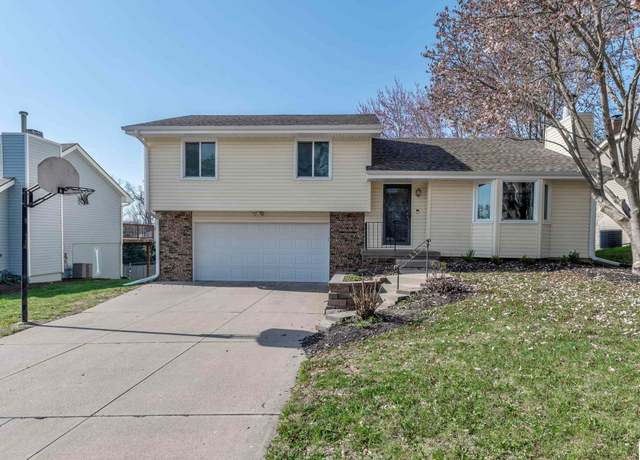 Property at 825 Redwood Ln, Papillion, NE 68048, 4 beds, 2.5 baths
