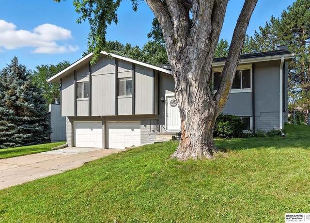 Property at 1708 S 162nd St, Omaha, NE 68130, 3 beds, 2.5 baths