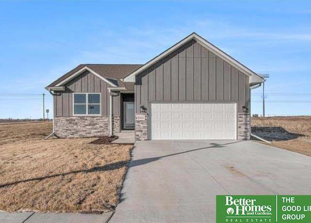 Property at 6858 Flint Dr, Papillion, NE 68133, 4 beds, 3 baths