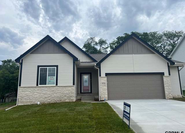Property at 4510 Barksdale Dr, Bellevue, NE 68133, 3 beds, 2 baths