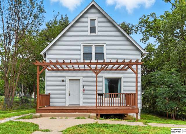 Property at 6646 Binney St, Omaha, NE 68104, 4 beds, 2 baths