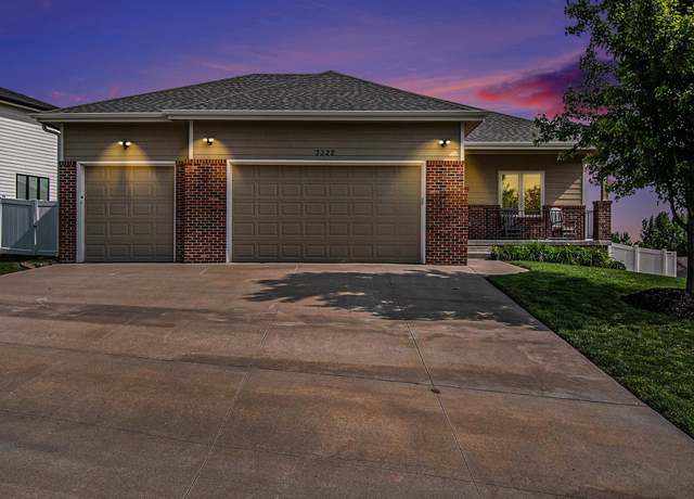 Property at 3322 Fairway Dr, Plattsmouth, NE 68048, 4 beds, 3 baths