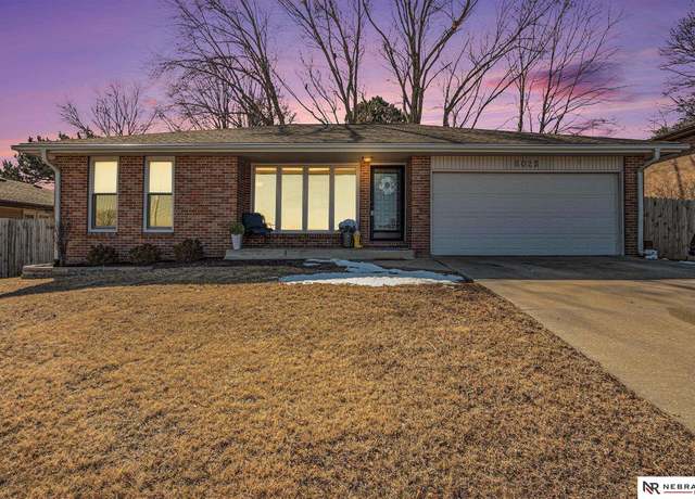 Property at 6025 Pioneers Blvd, Lincoln, NE 68516, 4 beds, 3 baths