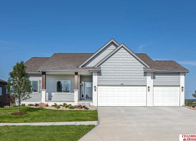 Property at 6314 168 Ave, Omaha, NE 68116, 4 beds, 3 baths