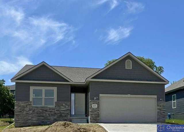 Property at 4373 Lookingglass Dr, Bellevue, NE 68123, 3 beds, 2.5 baths
