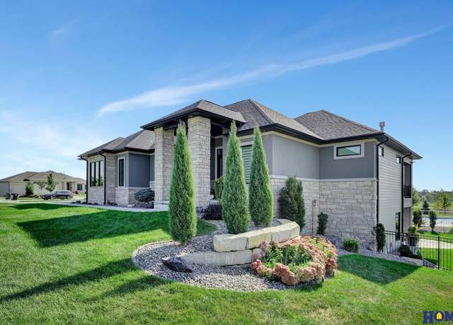 Property at 8947 Himark Ln, Lincoln, NE 68526, 3 beds, 2.5 baths