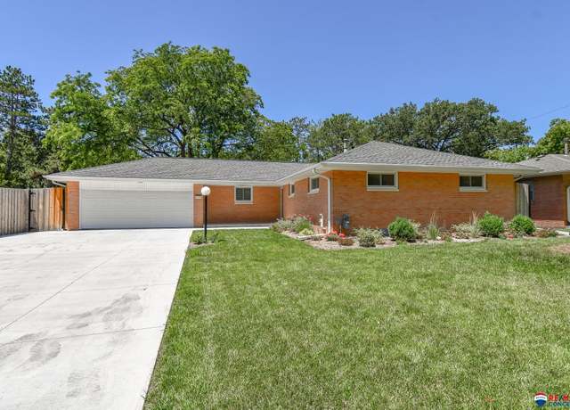 Property at 1945 S 44 St, Lincoln, NE 68506, 5 beds, 3 baths