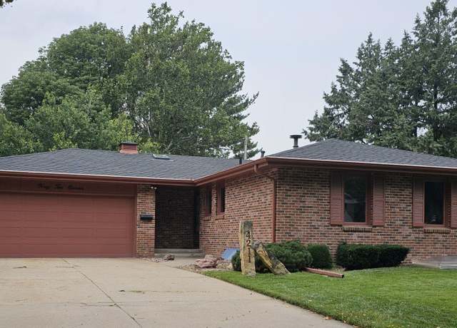 Property at 4211 S 30th St, Lincoln, NE 68502, 4 beds, 2.5 baths