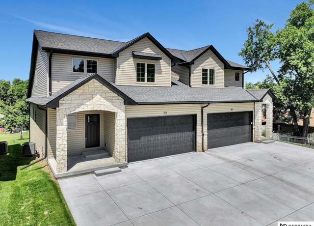 Property at 311 S 55th St, Lincoln, NE 68510, 4 beds, 4 baths