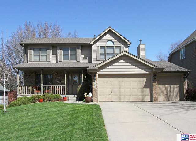 Property at 4820 Happy Hollow Ln, Lincoln, NE 68516, 5 beds, 3.5 baths