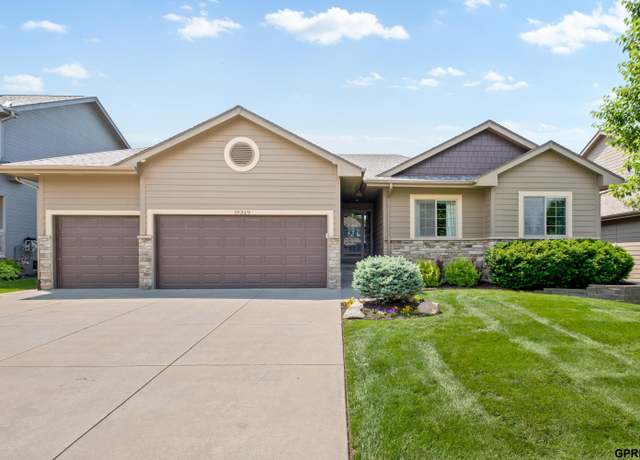 Property at 19369 Blaine St, Omaha, NE 68135, 4 beds, 3 baths