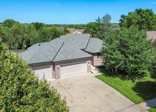Property at 6530 Foxglove Ln, Lincoln, NE 68504, 3 beds, 2.5 baths