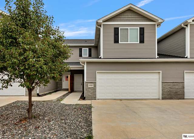 Property at 4940 W Madison Ave, Lincoln, NE 68524, 3 beds, 2.5 baths