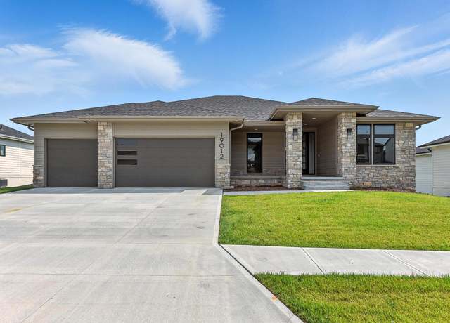 Property at 19012 Sycamore Dr, Gretna, NE 68028, 4 beds, 3 baths