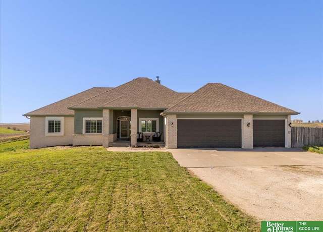 Property at 27896 Chestnut Rd, Treynor, IA 51575, 5 beds, 3 baths