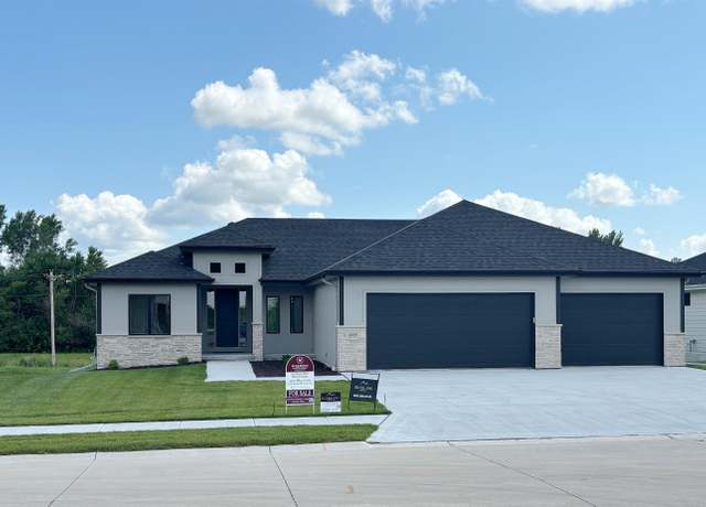 Property at 21825 Parkview Dr, Gretna, NE 68028, 5 beds, 3 baths