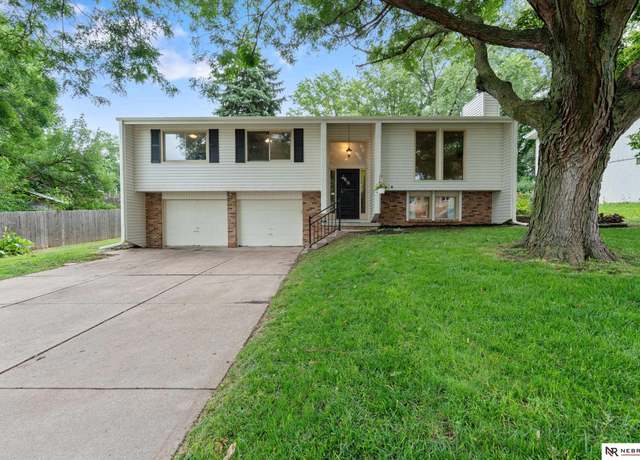 Property at 621 S 152nd Cir, Omaha, NE 68154, 3 beds, 2 baths