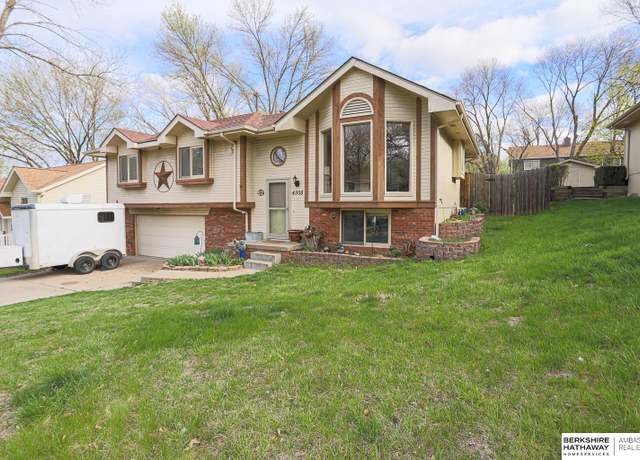 Property at 4308 Jerry Gilbert Cir, Bellevue, NE 68123, 3 beds, 2 baths