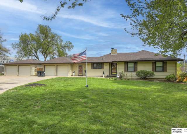 Property at 337 N 91st St, Omaha, NE 68114, 3 beds, 2.5 baths