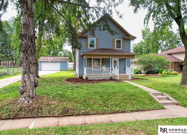 Property at 7101 Leighton Ave, Lincoln, NE 68505, 4 beds, 2 baths