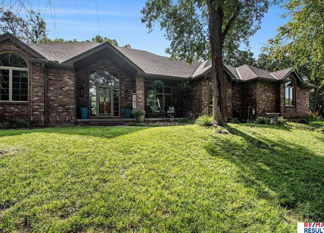 Property at 17745 Pioneer Trl, Plattsmouth, NE 68048, 3 beds, 3 baths
