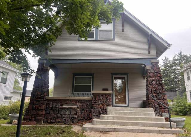 Property at 921 N Beaver Ave, York, NE 68467, 3 beds, 2 baths