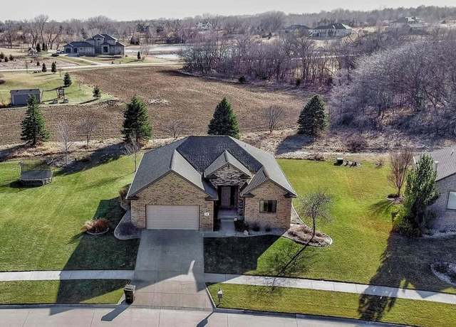 Property at 1319 W Cademon Cir, Lincoln, NE 68523, 3 beds, 3 baths